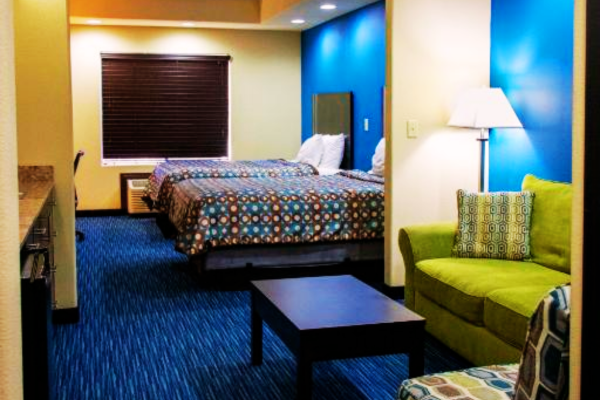 2 queen beds suite non smoking